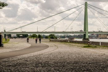 Bild 11<br><br />Dieses Bild ist lizenziert unter einer<br> <a class='license' rel='license' target='_new' href='http://creativecommons.org/licenses/by-nc-nd/4.0/'>Creative Commons Lizenz (CC BY-NC-ND 4.0) </a>.